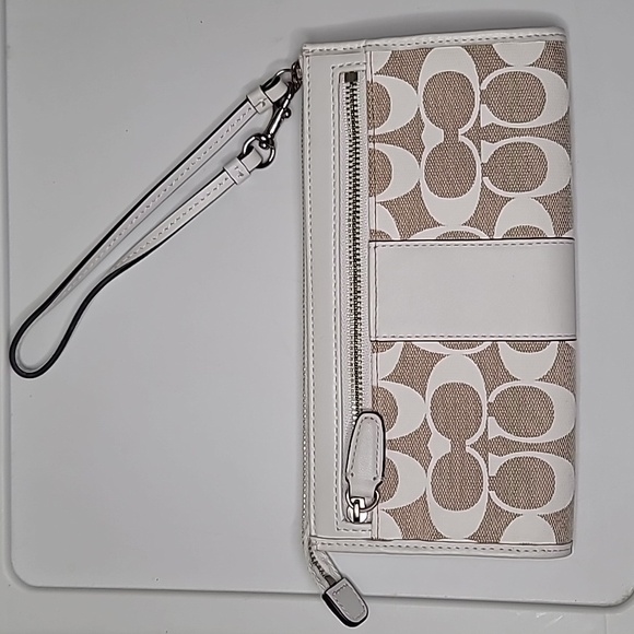 Coach Wallet Wristlet Purse Bundle with Dust Bag